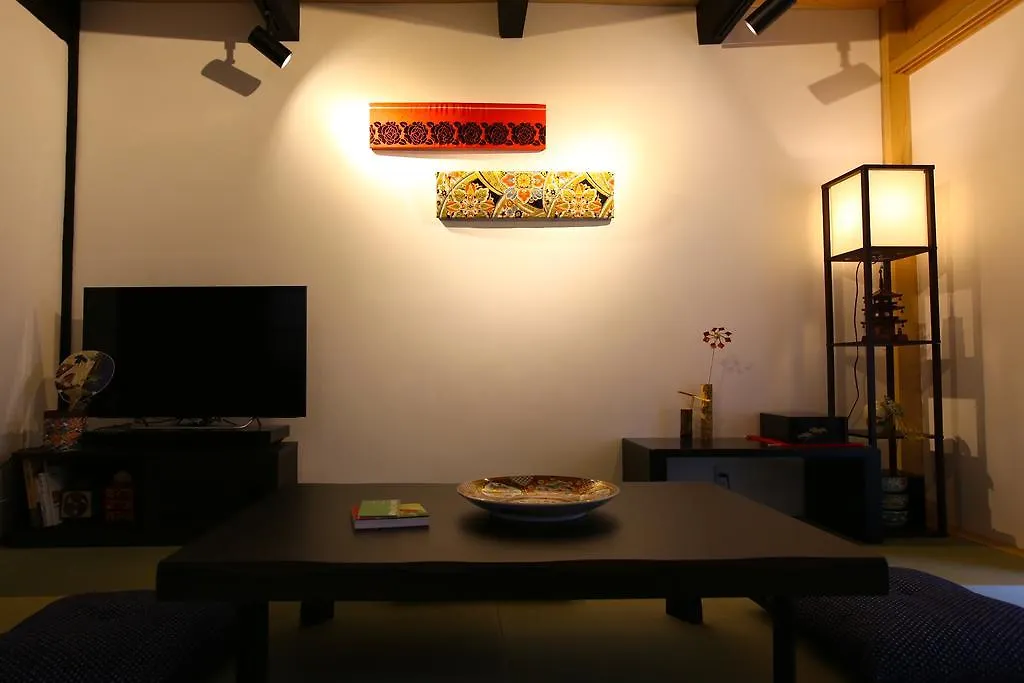 Rakuya Karasumagojo Villa Kyoto 0*,